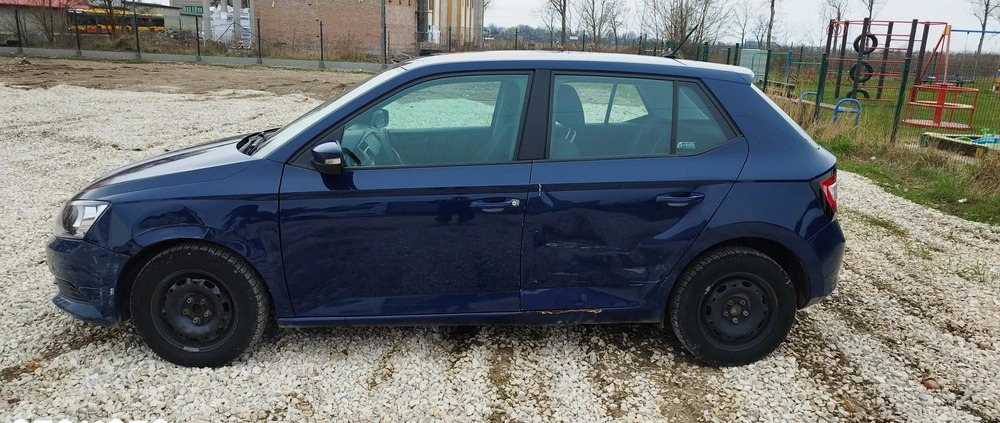 Skoda Fabia cena 17900 przebieg: 200000, rok produkcji 2017 z Warszawa małe 106